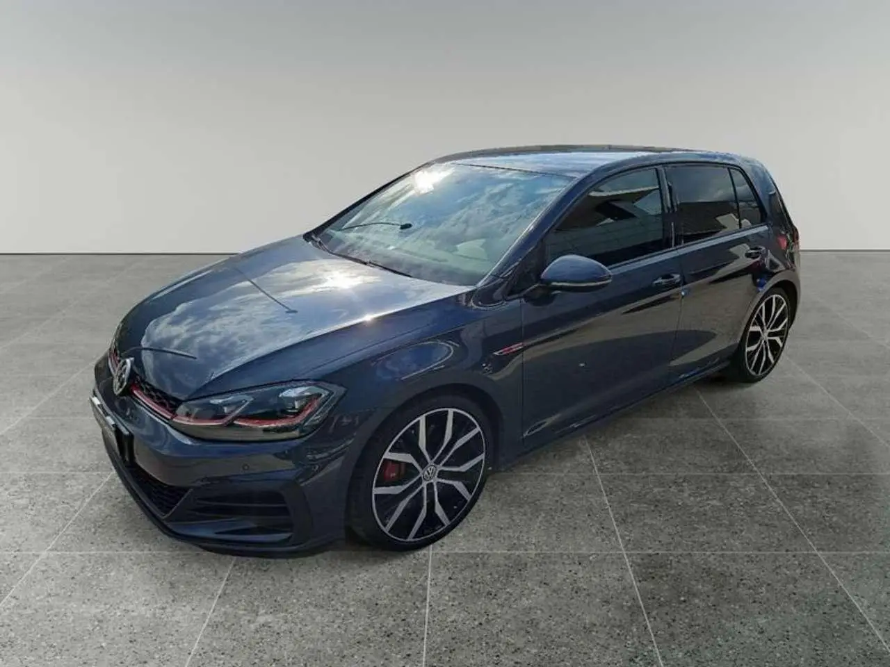 Photo 1 : Volkswagen Golf 2018 Petrol