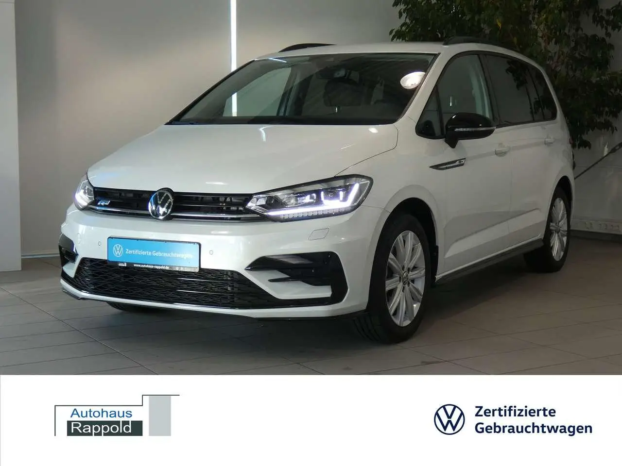 Photo 1 : Volkswagen Touran 2023 Petrol