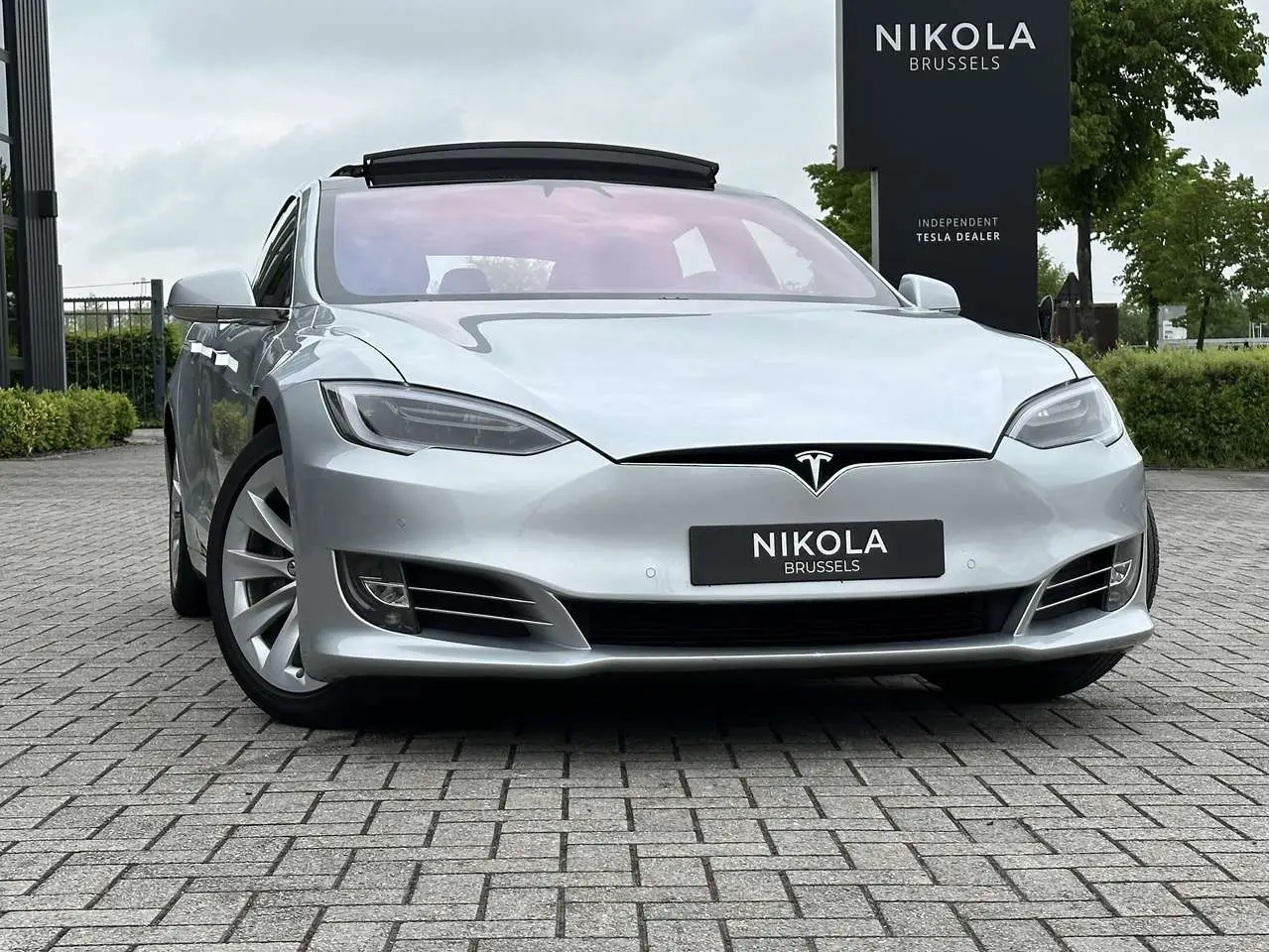 Photo 1 : Tesla Model S 2017 Électrique