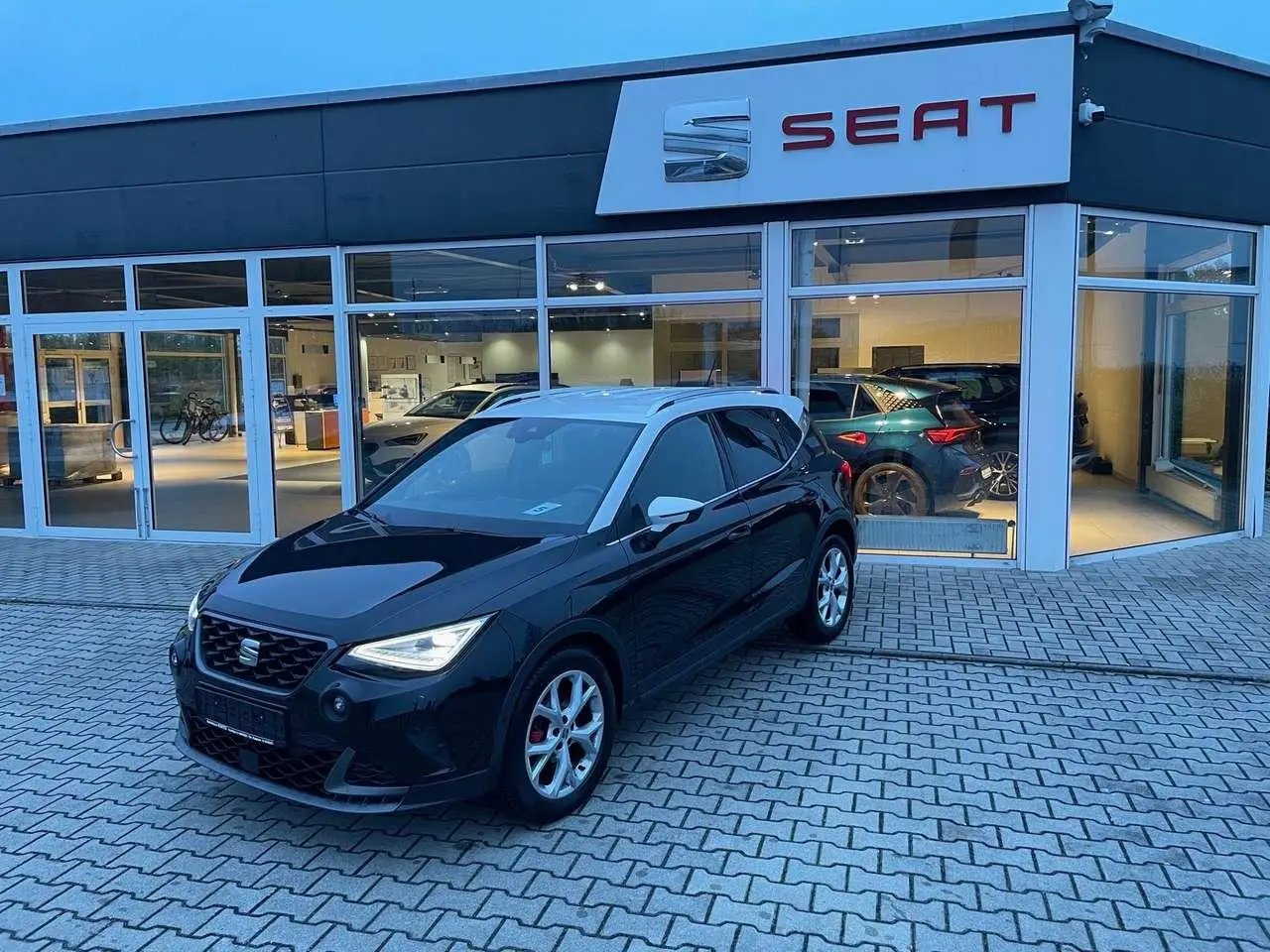 Photo 1 : Seat Arona 2022 Petrol