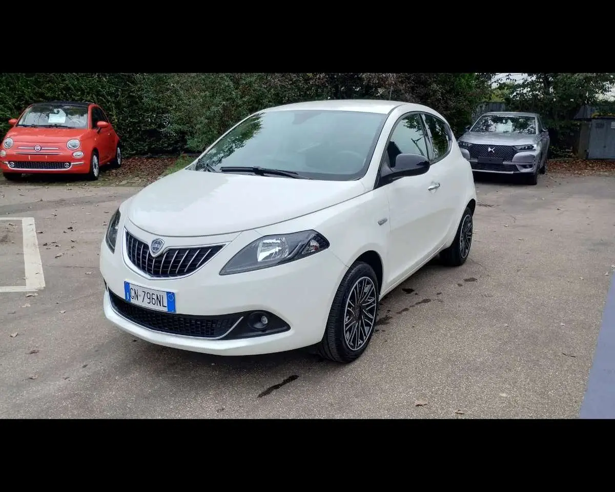 Photo 1 : Lancia Ypsilon 2023 Hybride