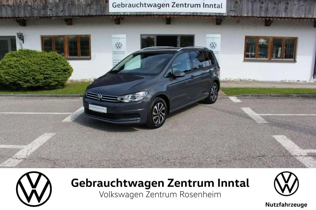 Photo 1 : Volkswagen Touran 2023 Petrol