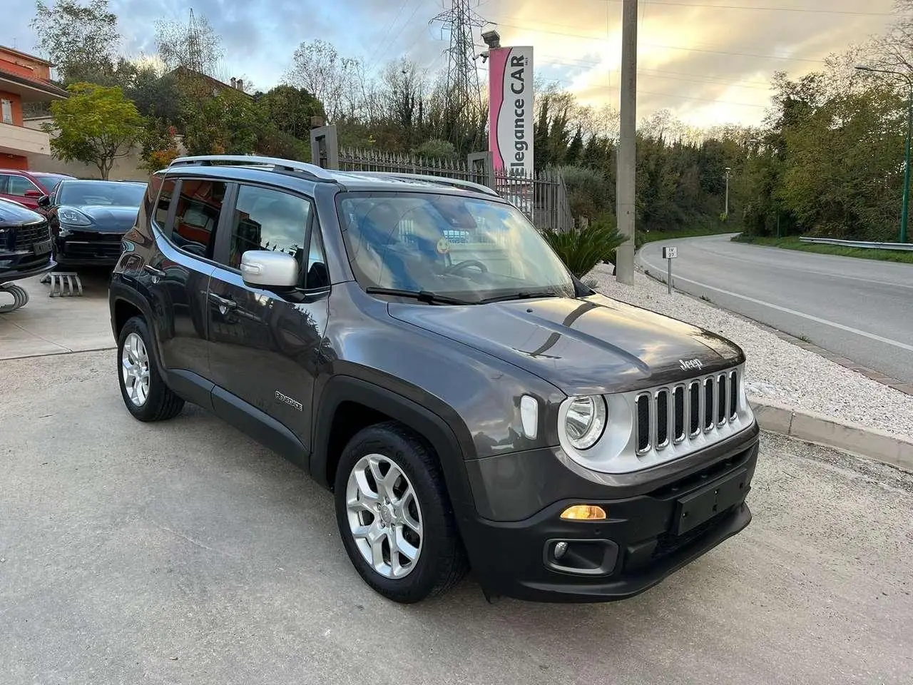 Photo 1 : Jeep Renegade 2017 Petrol