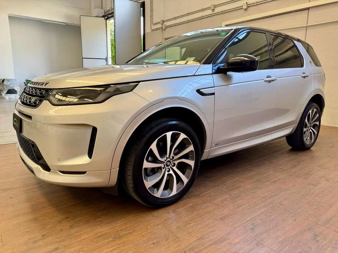 Photo 1 : Land Rover Discovery 2019 Hybrid