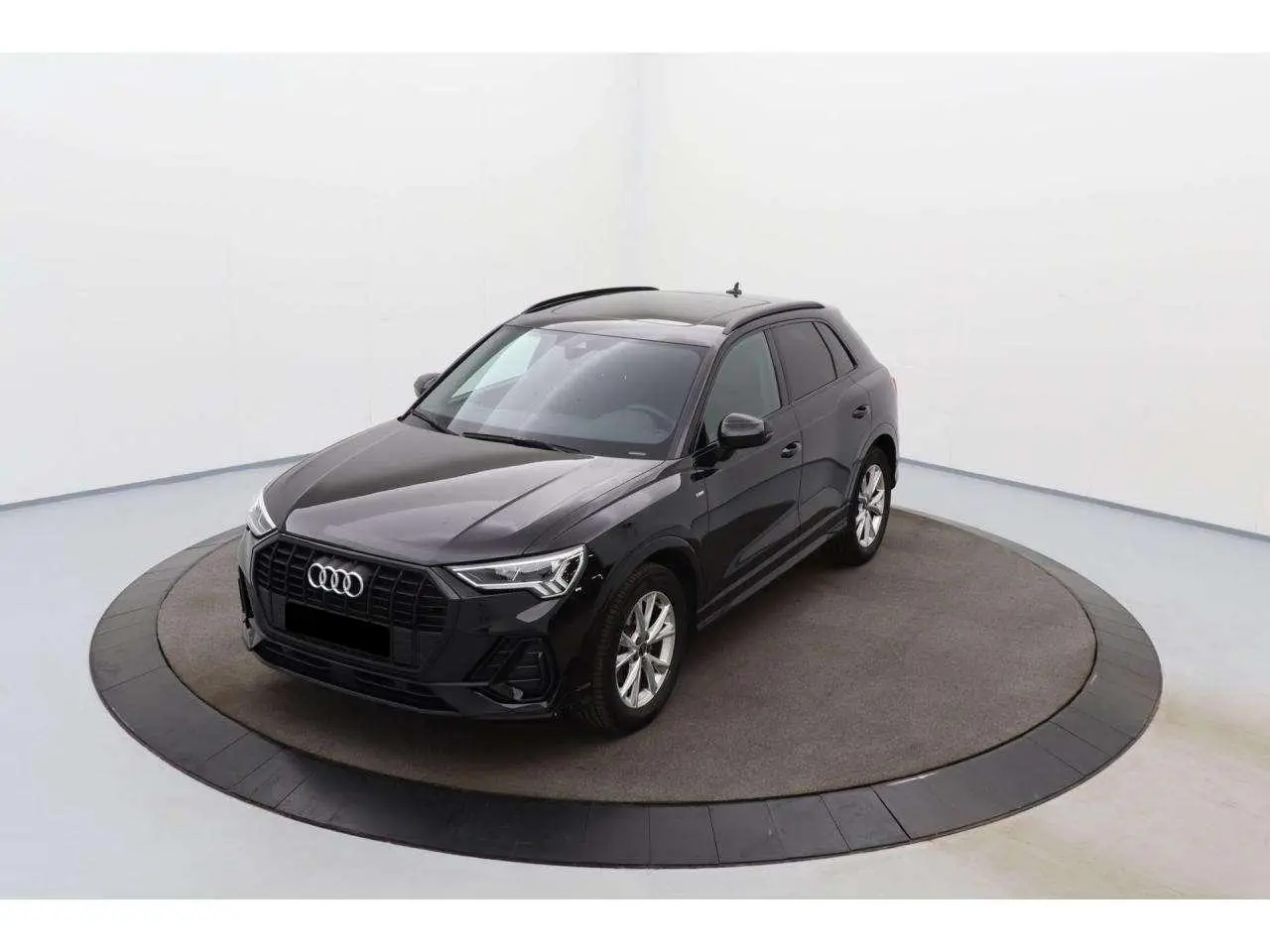 Photo 1 : Audi Q3 2024 Essence