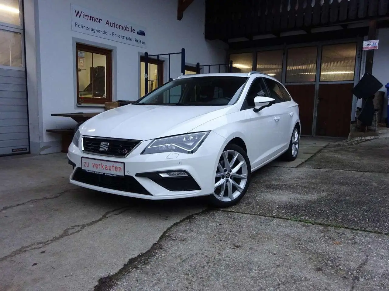 Photo 1 : Seat Leon 2017 Petrol