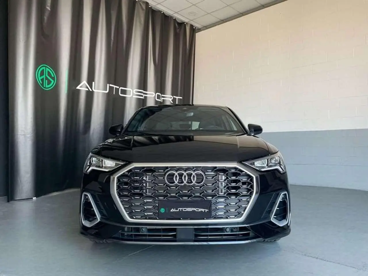 Photo 1 : Audi Q3 2024 Diesel