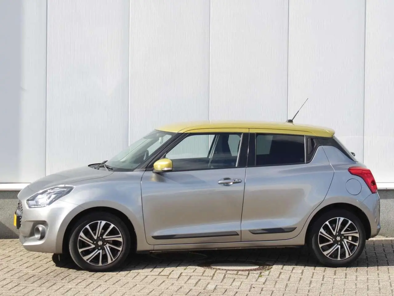 Photo 1 : Suzuki Swift 2021 Essence