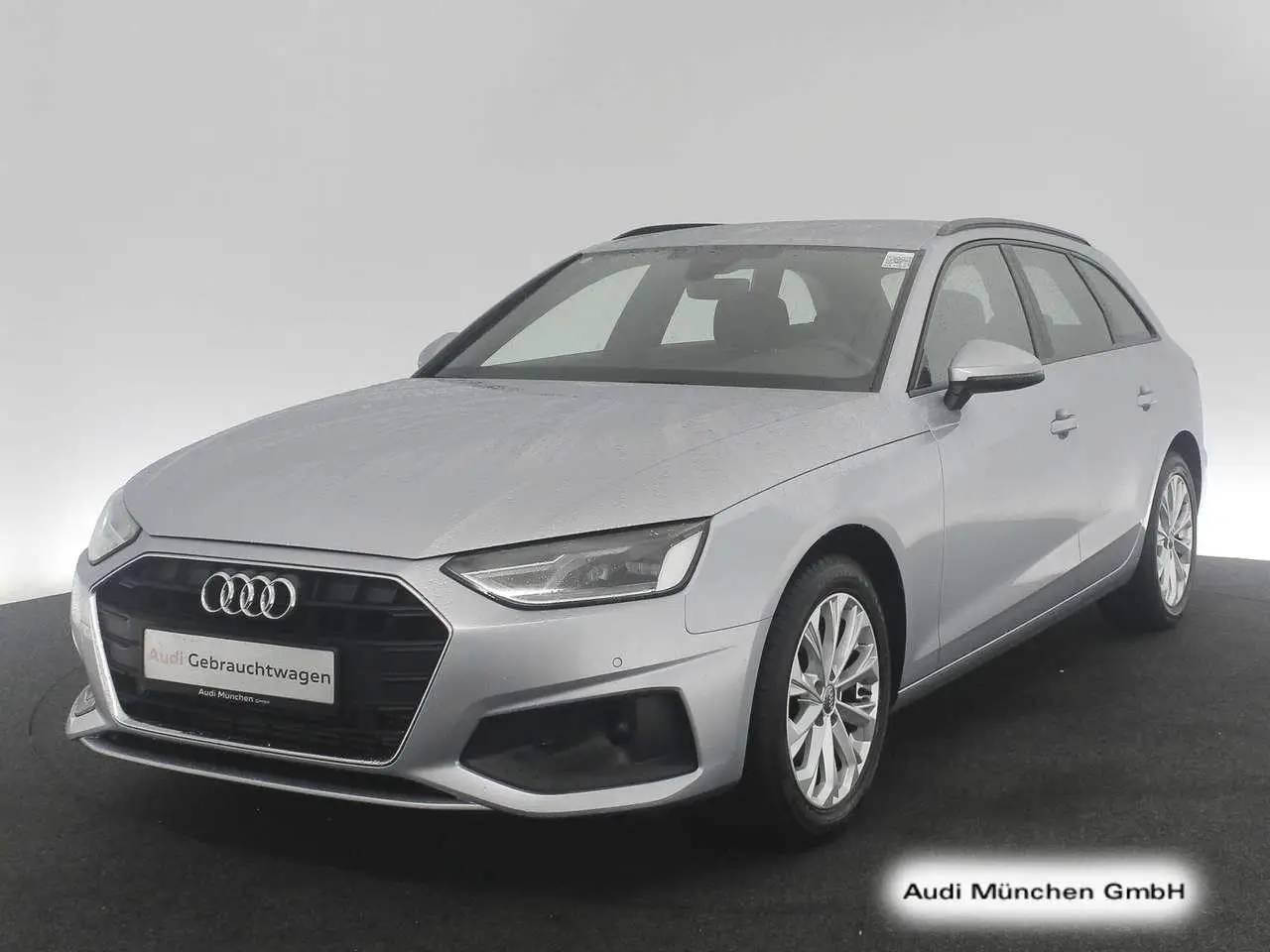 Photo 1 : Audi A4 2019 Petrol