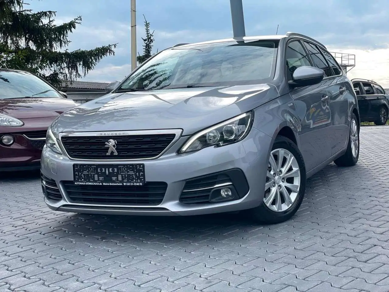 Photo 1 : Peugeot 308 2018 Essence