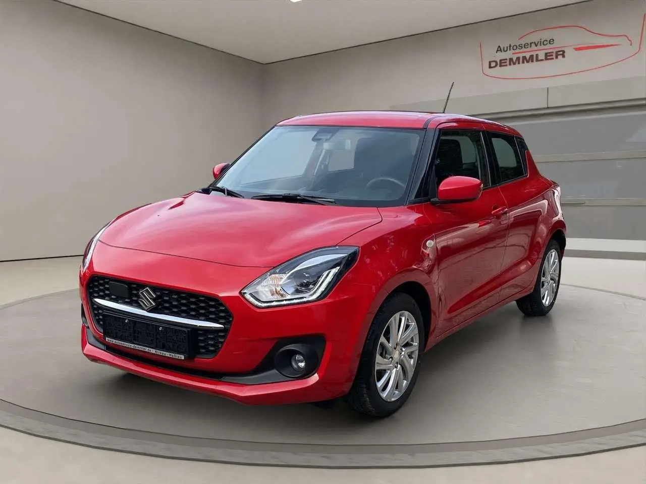 Photo 1 : Suzuki Swift 2023 Petrol