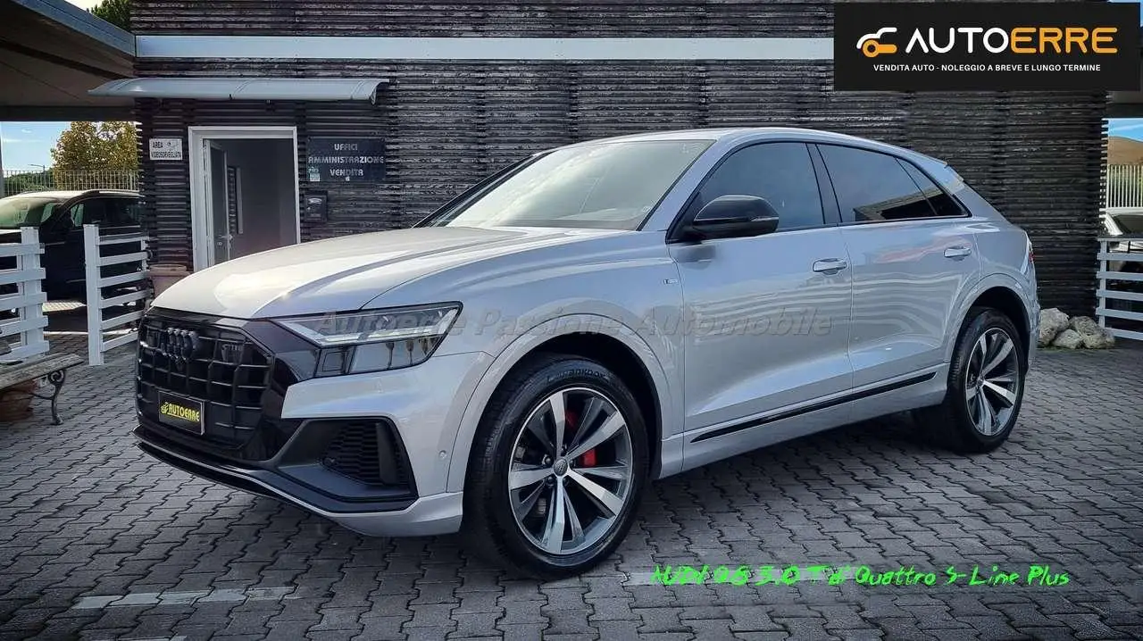 Photo 1 : Audi Q8 2019 Hybride