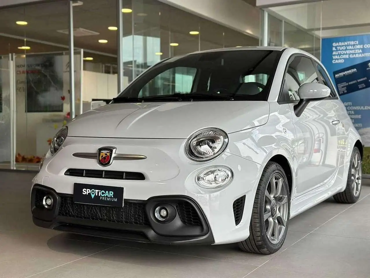 Photo 1 : Abarth 595 2023 Essence