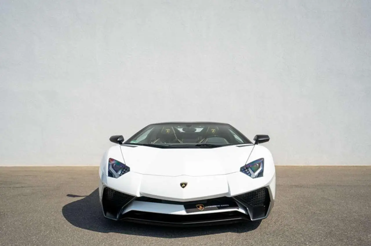 Photo 1 : Lamborghini Aventador 2016 Petrol