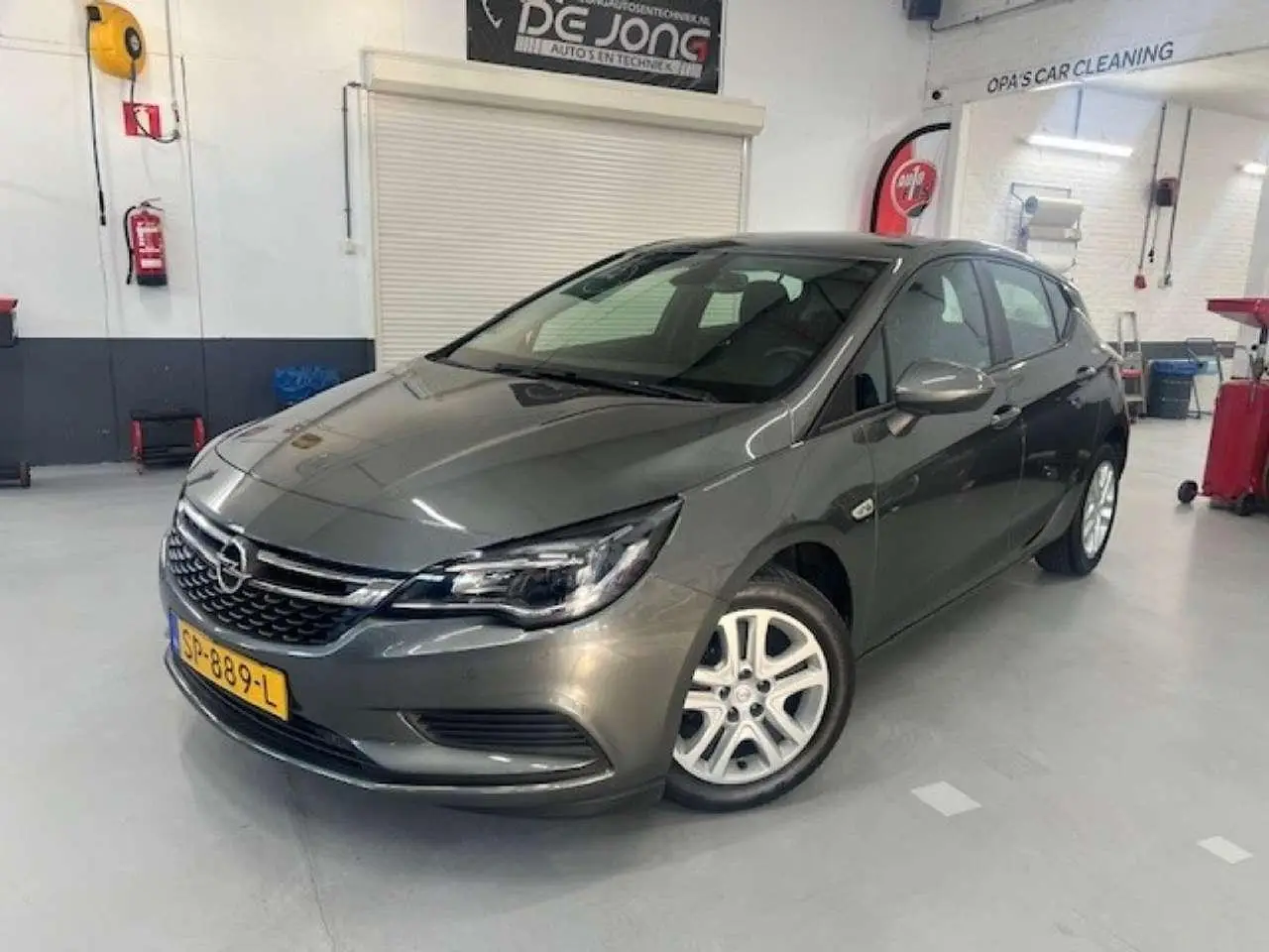 Photo 1 : Opel Astra 2018 Petrol