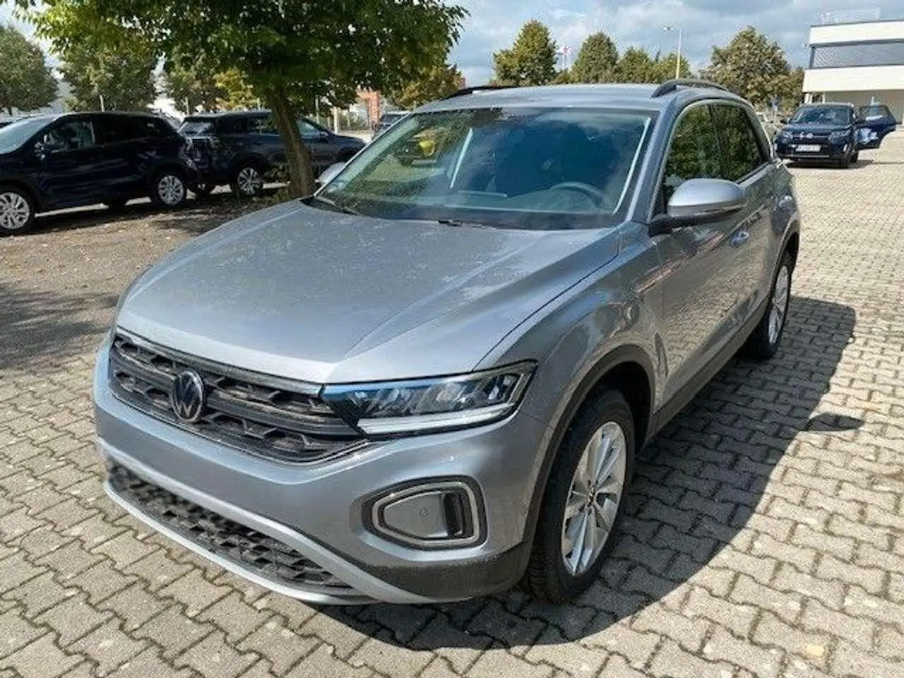 Photo 1 : Volkswagen T-roc 2024 Petrol