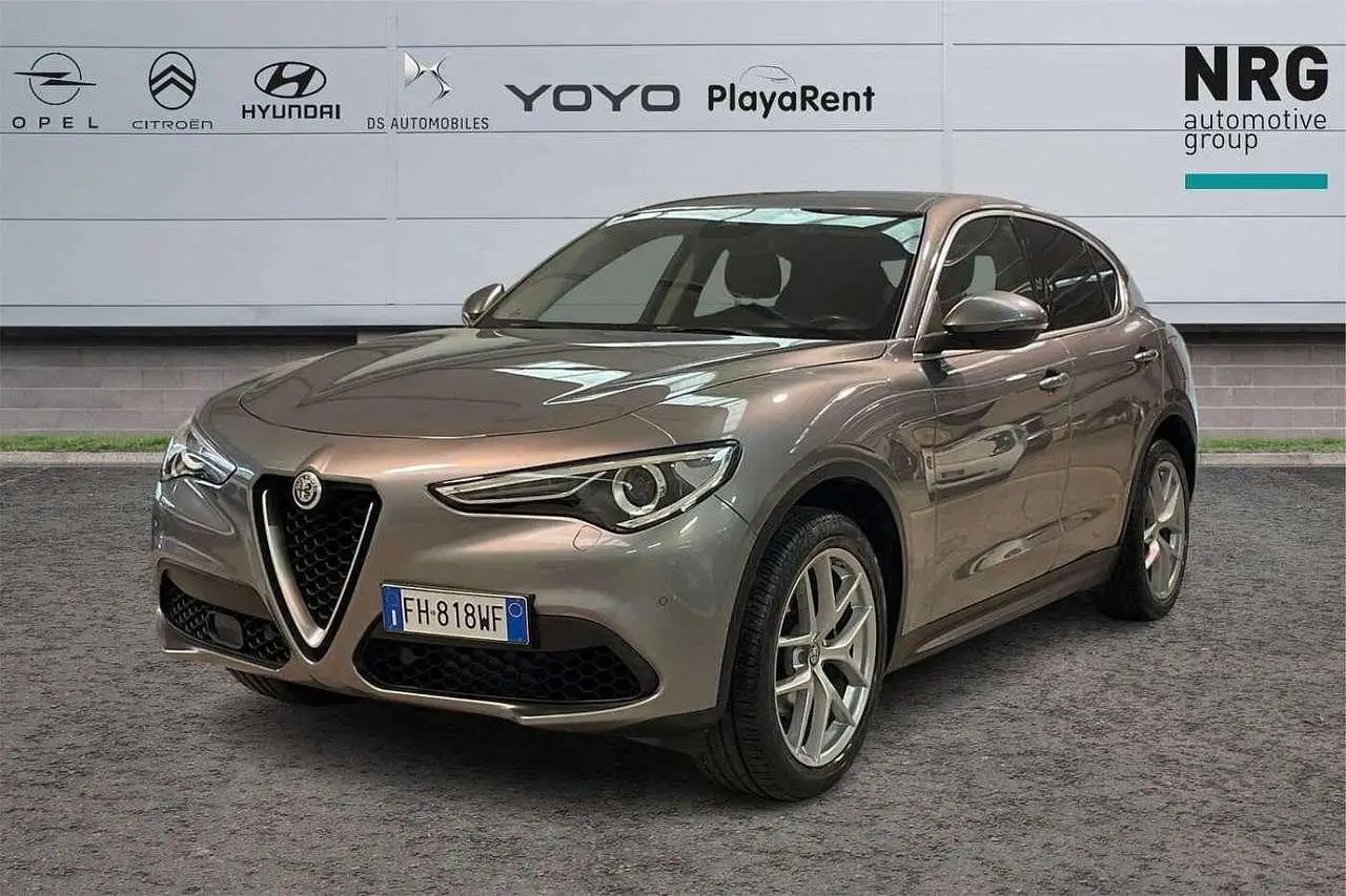 Photo 1 : Alfa Romeo Stelvio 2017 Petrol