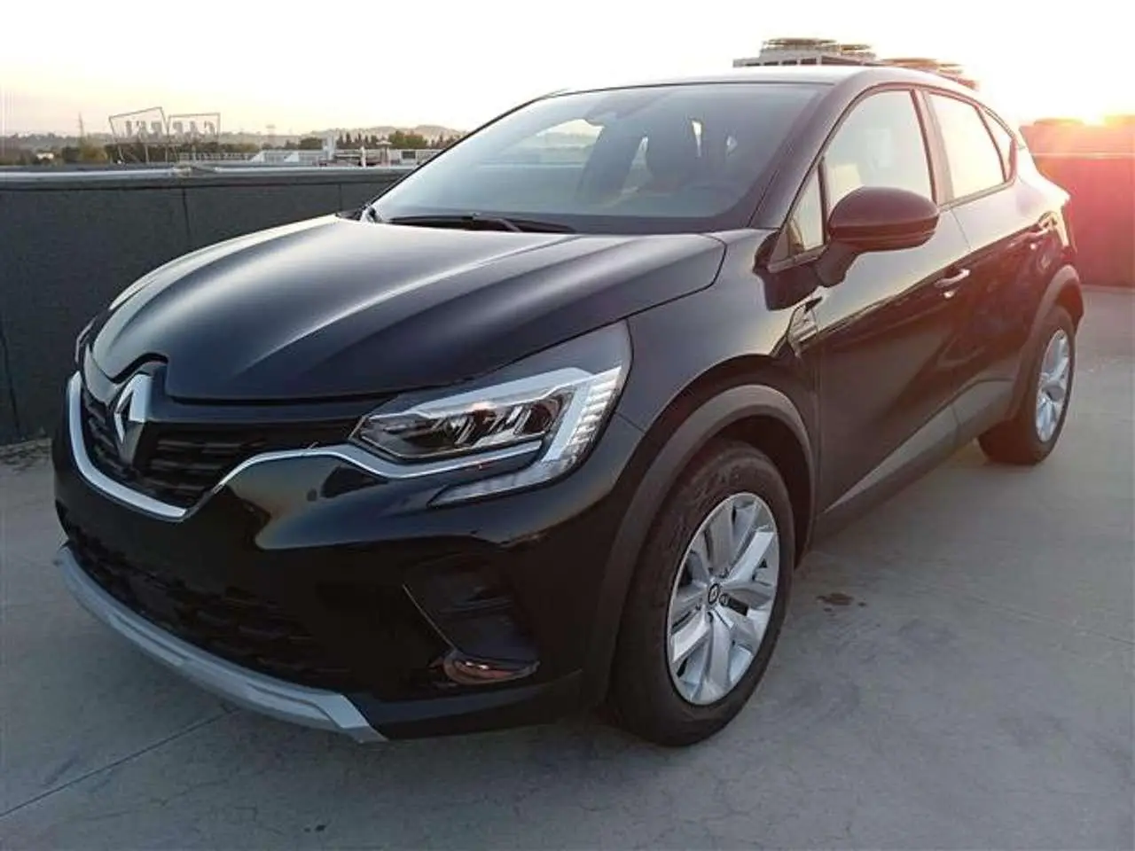 Photo 1 : Renault Captur 2024 Petrol