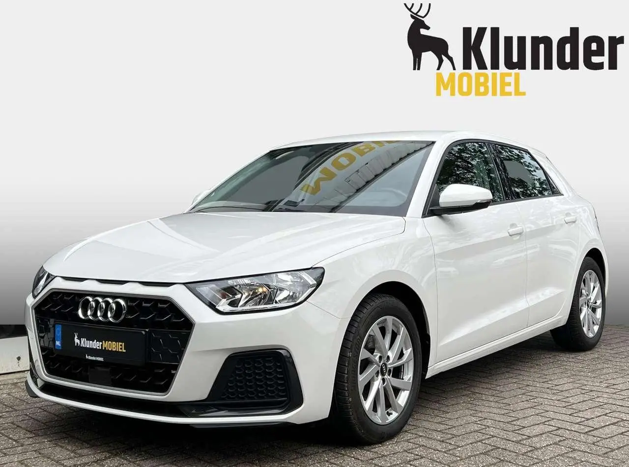 Photo 1 : Audi A1 2021 Essence