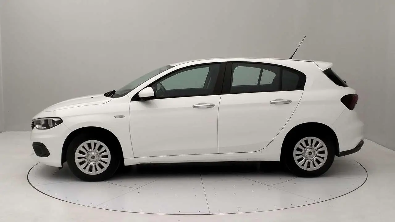 Photo 1 : Fiat Tipo 2015 Petrol