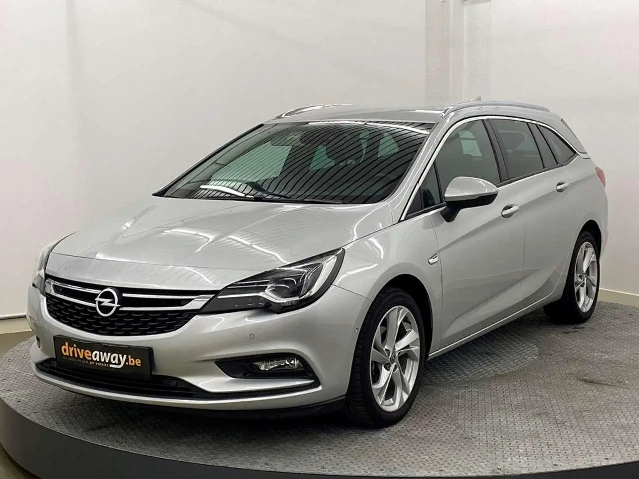 Photo 1 : Opel Astra 2018 Essence