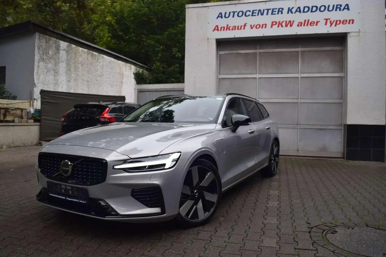 Photo 1 : Volvo V60 2024 Hybride