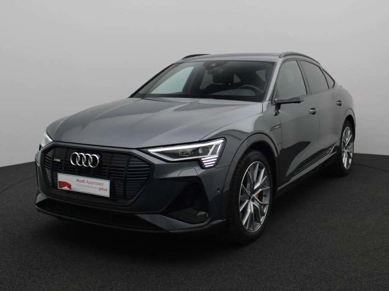 Photo 1 : Audi E-tron 2021 Électrique