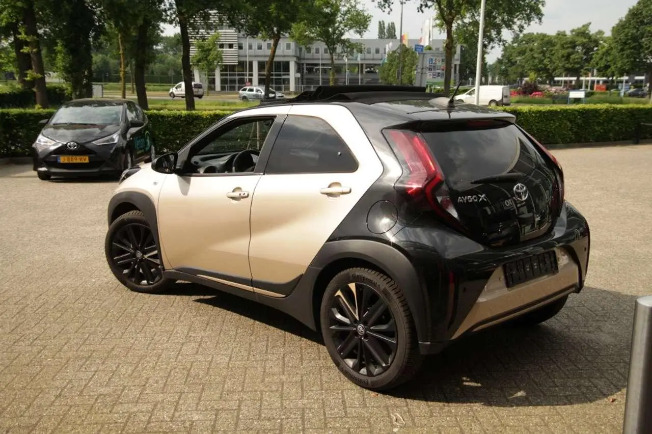 Photo 1 : Toyota Aygo X 2023 Essence