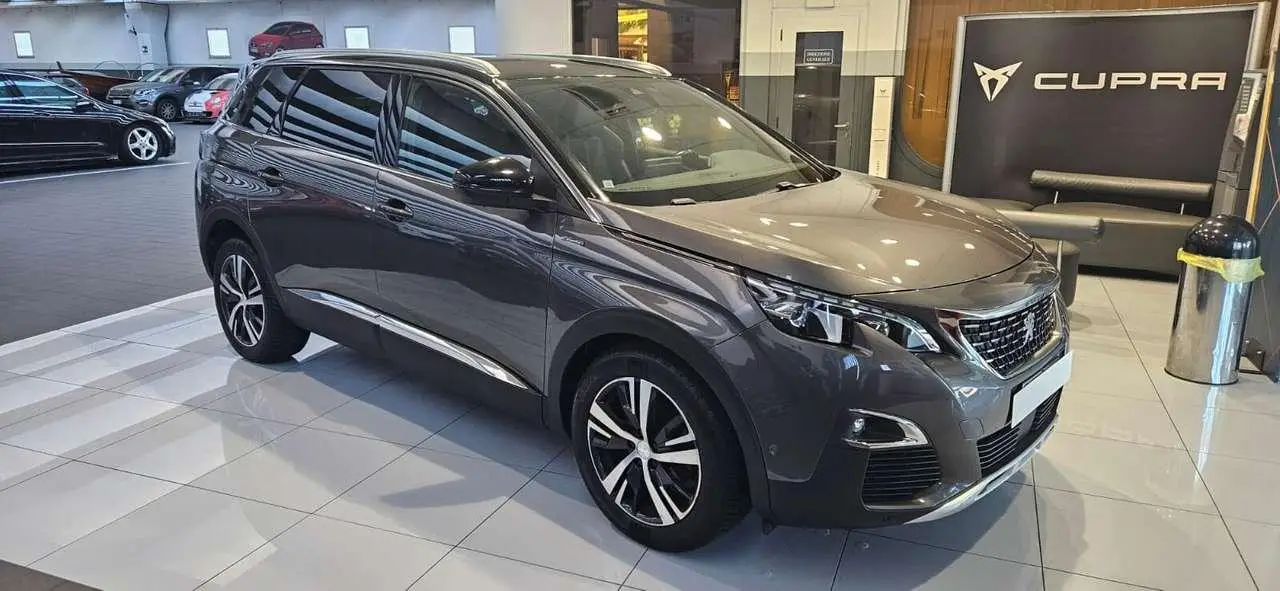 Photo 1 : Peugeot 5008 2019 Diesel