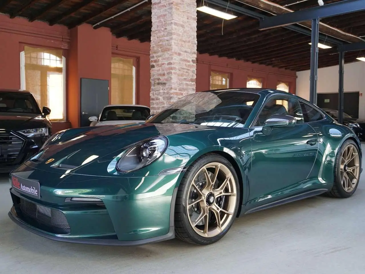 Photo 1 : Porsche 992 2024 Essence