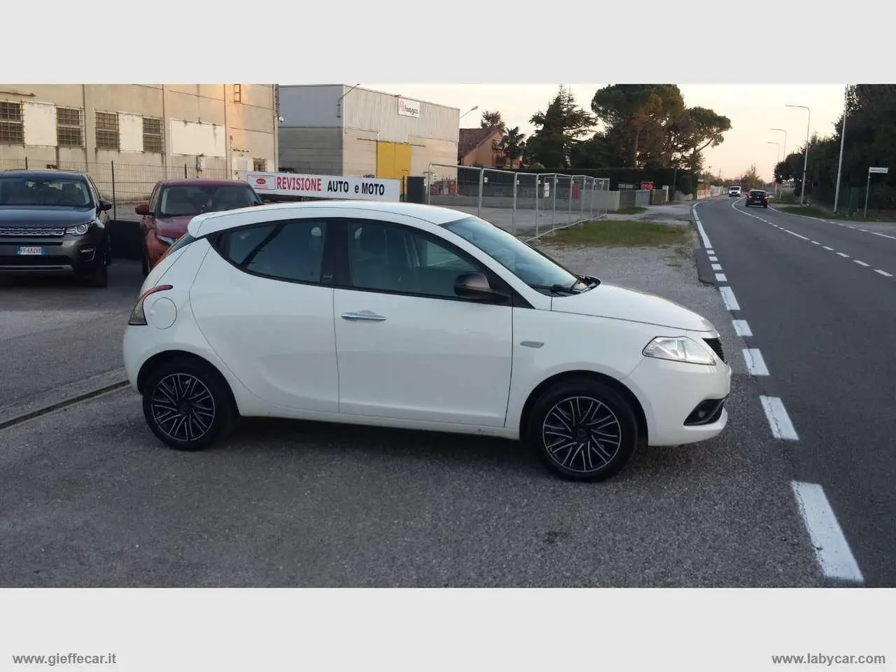 Photo 1 : Lancia Ypsilon 2021 Hybride