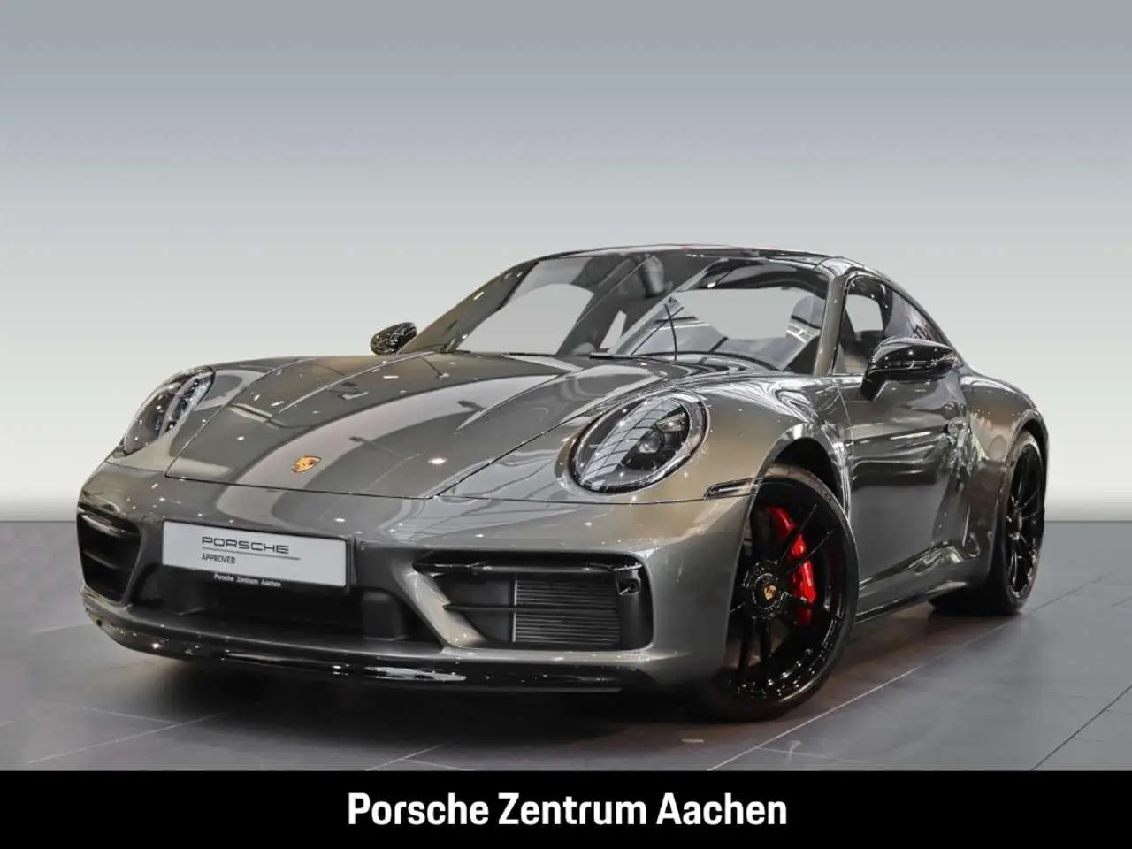 Photo 1 : Porsche 992 2024 Essence