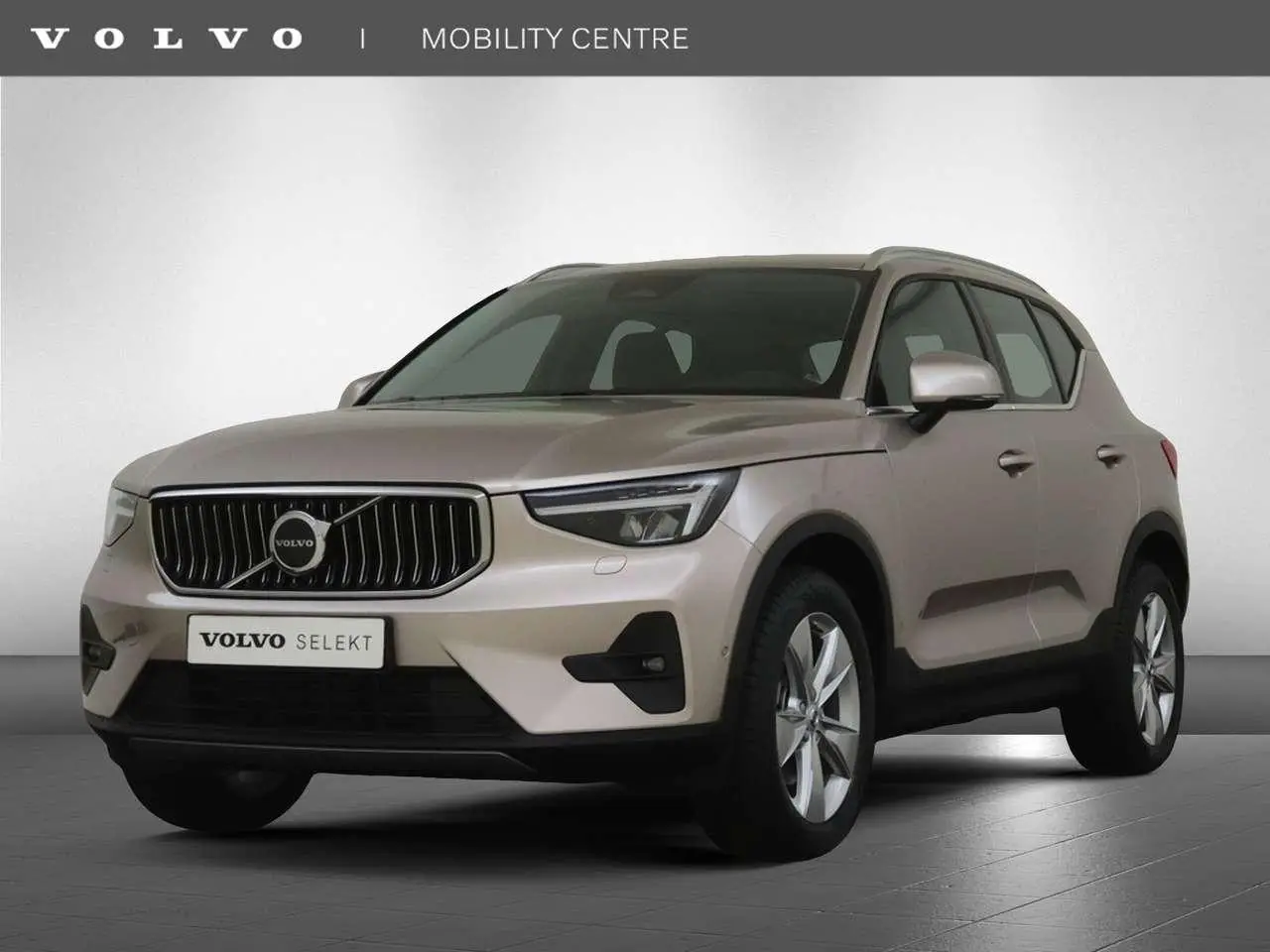 Photo 1 : Volvo Xc40 2023 Petrol