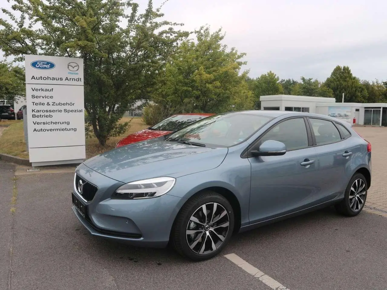 Photo 1 : Volvo V40 2019 Essence