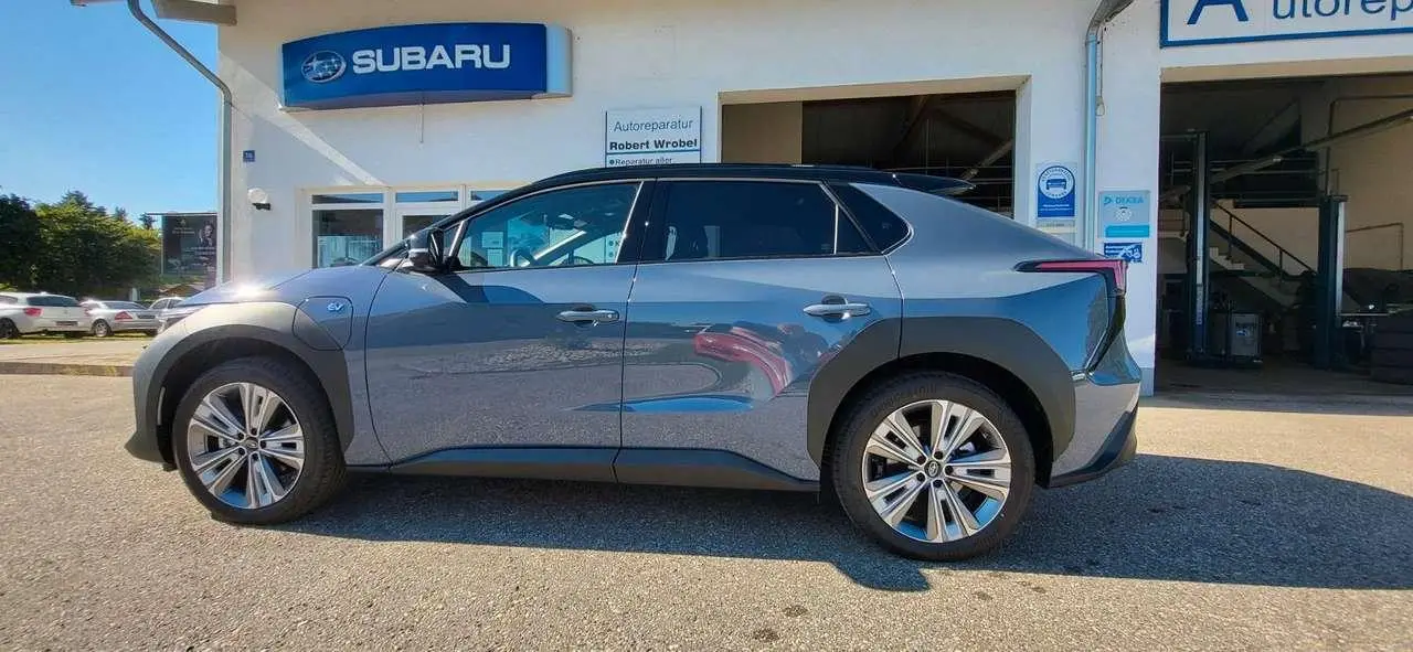 Photo 1 : Subaru Solterra 2023 Électrique