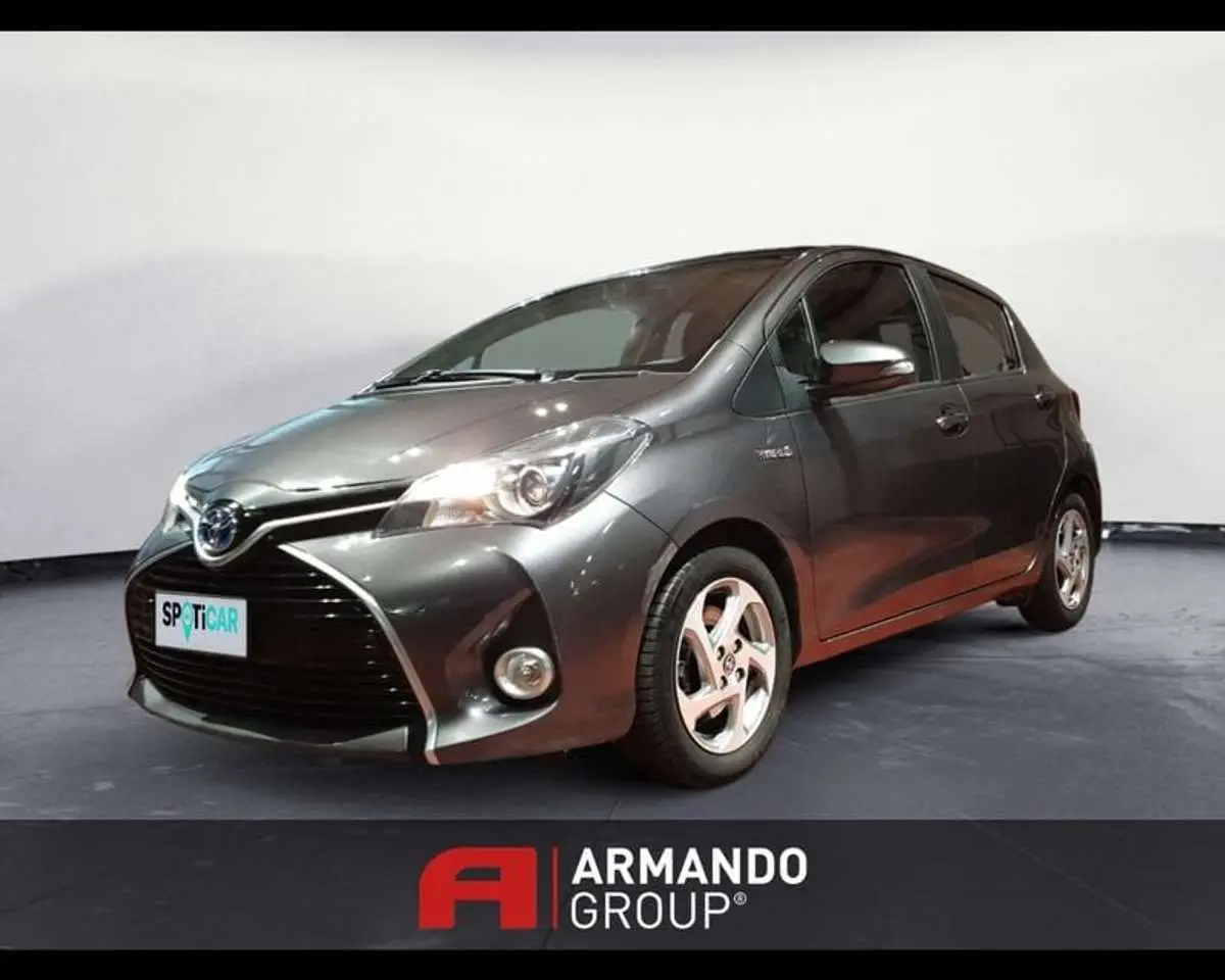 Photo 1 : Toyota Yaris 2017 Hybrid