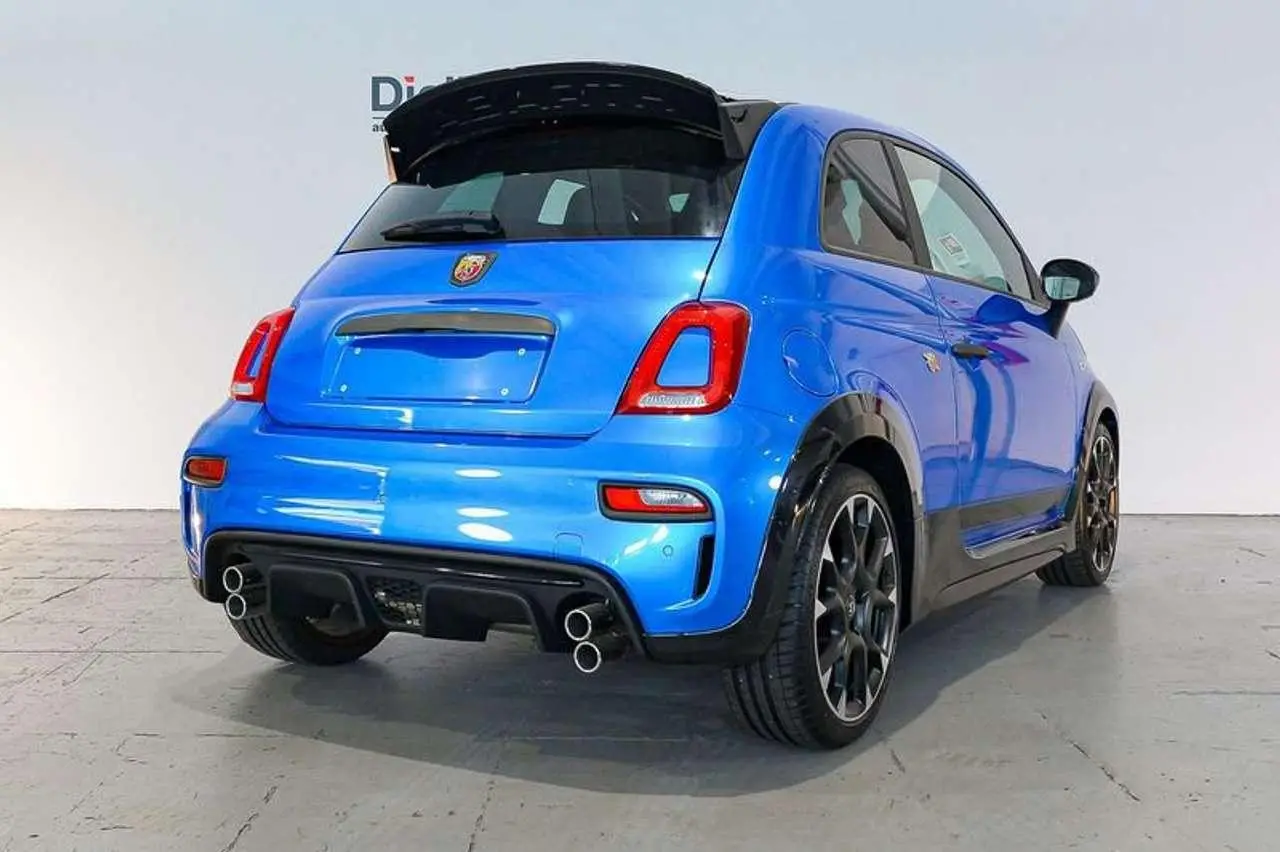 Photo 1 : Abarth 695 2022 Essence