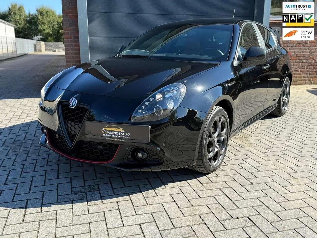 Photo 1 : Alfa Romeo Giulietta 2020 Petrol