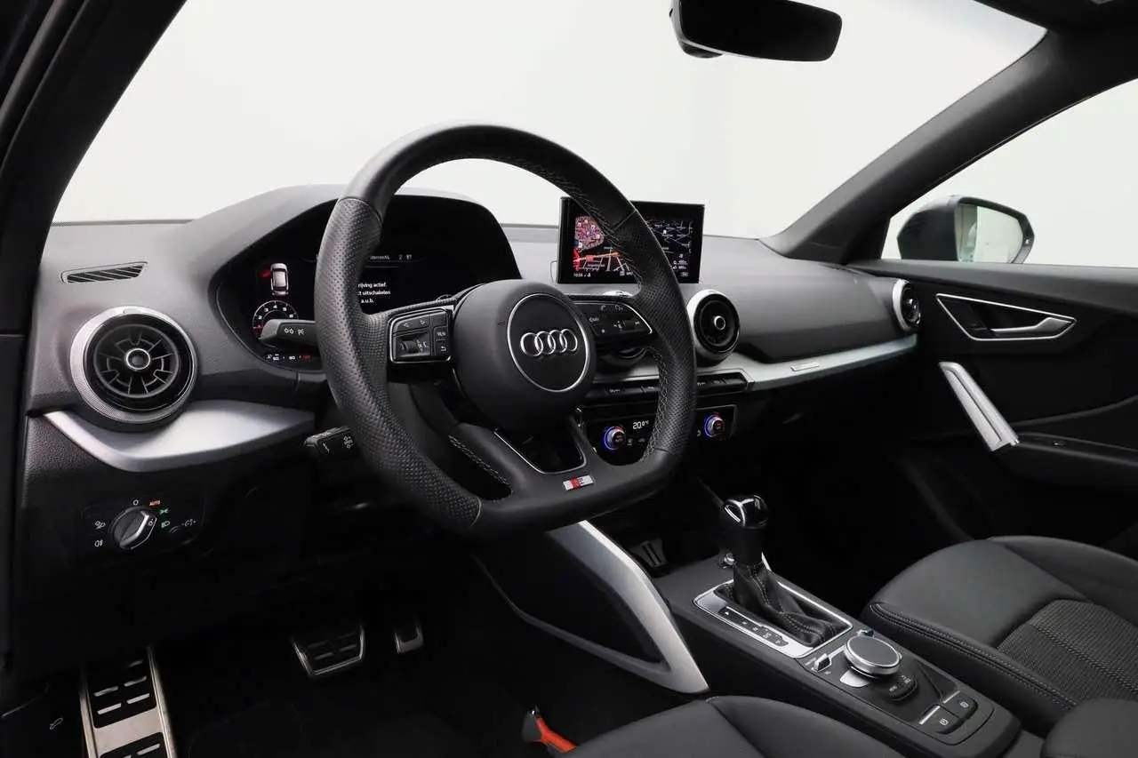 Photo 1 : Audi Q2 2021 Petrol