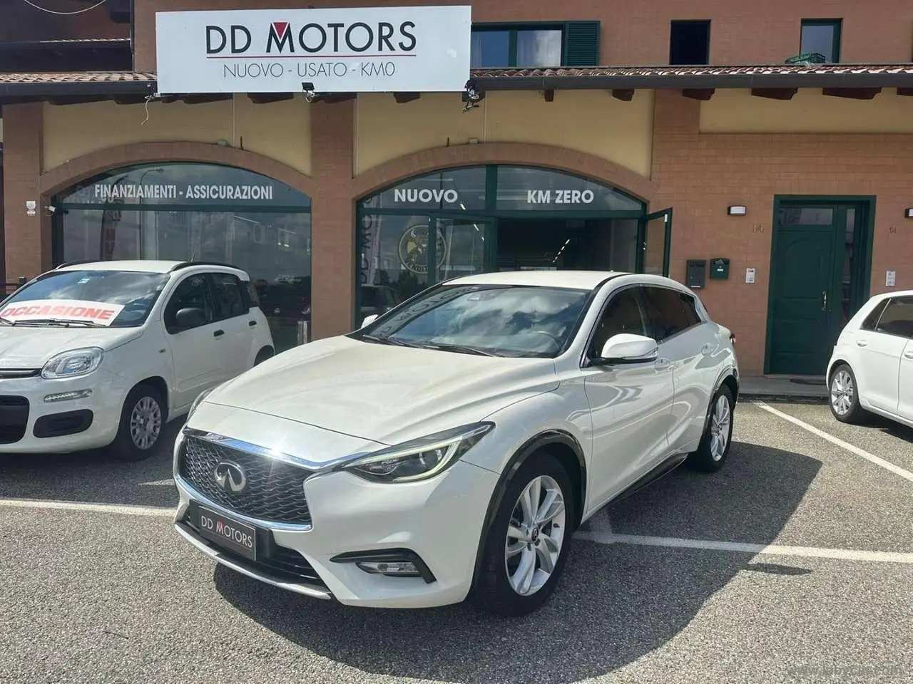 Photo 1 : Infiniti Q30 2016 Diesel