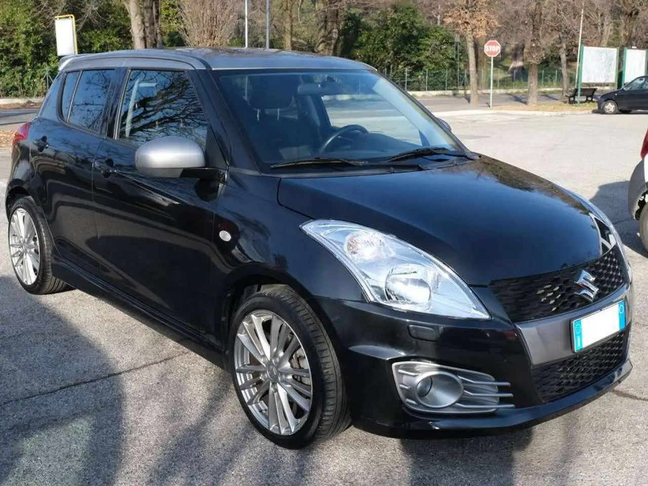 Photo 1 : Suzuki Swift 2016 Petrol