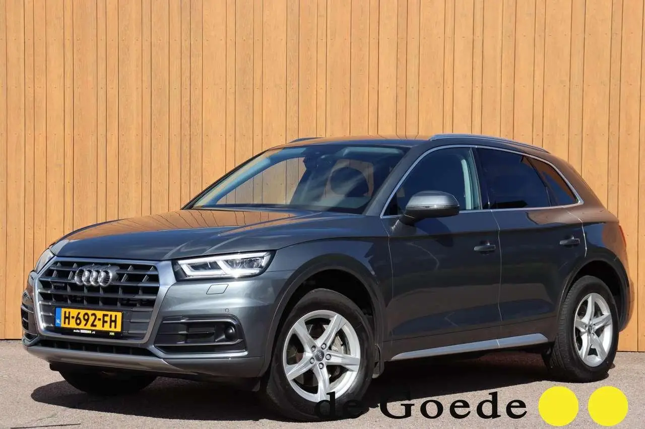 Photo 1 : Audi Q5 2019 Essence