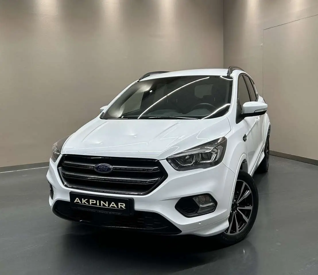 Photo 1 : Ford Kuga 2019 Essence