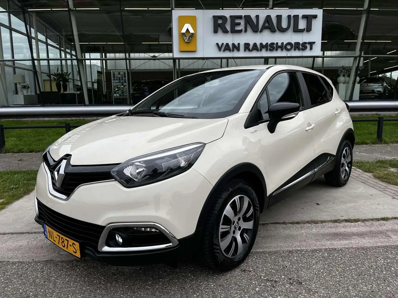 Photo 1 : Renault Captur 2017 Diesel