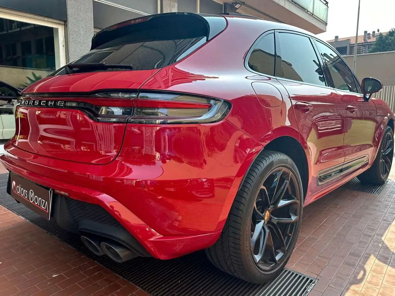 Photo 1 : Porsche Macan 2022 Petrol