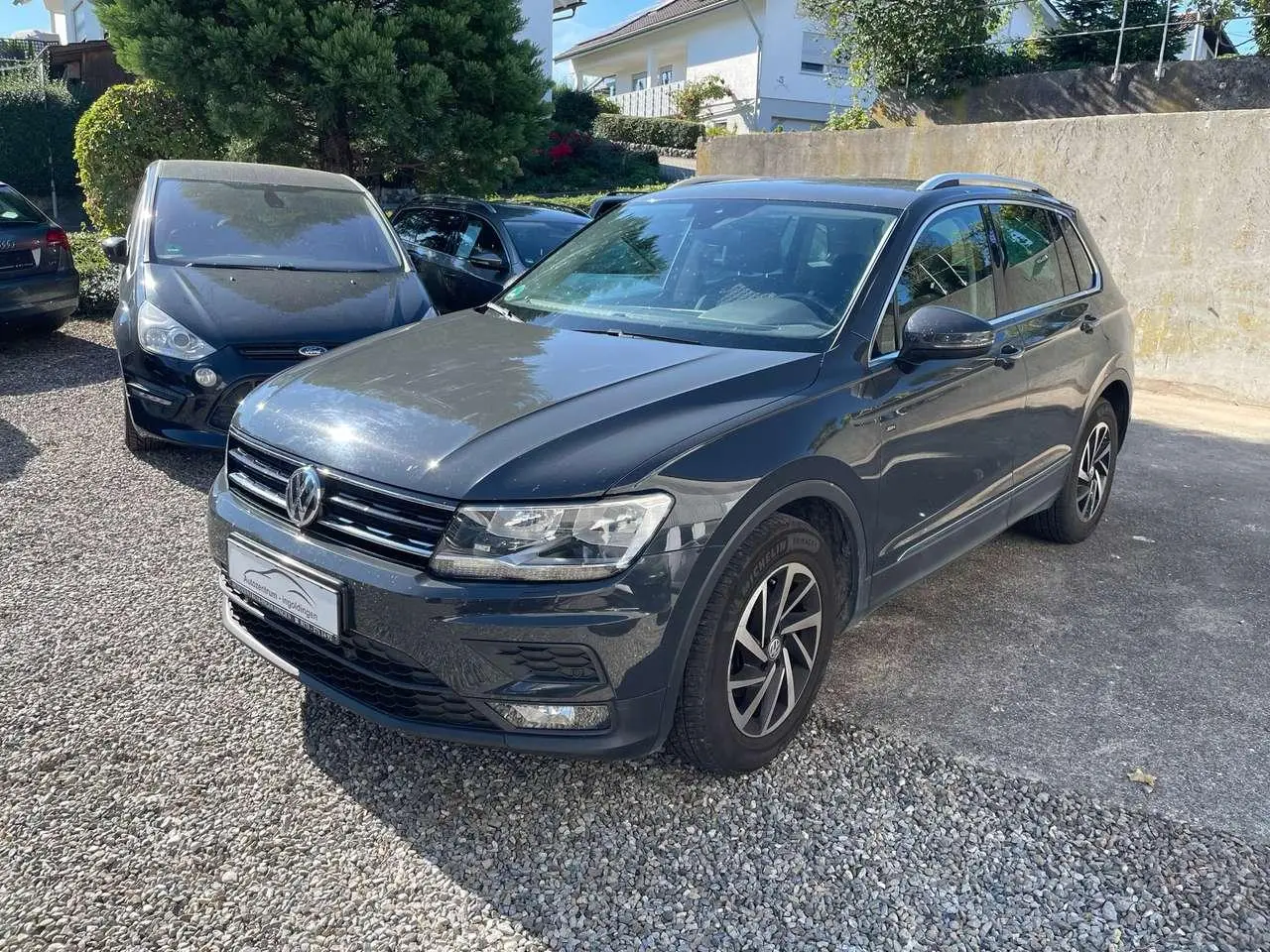 Photo 1 : Volkswagen Tiguan 2018 Essence