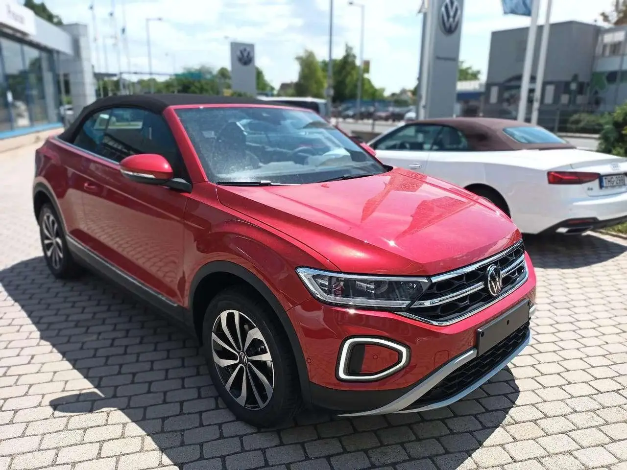 Photo 1 : Volkswagen T-roc 2024 Essence