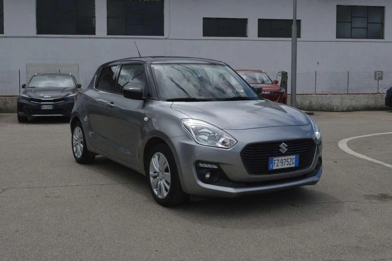 Photo 1 : Suzuki Swift 2020 Hybrid