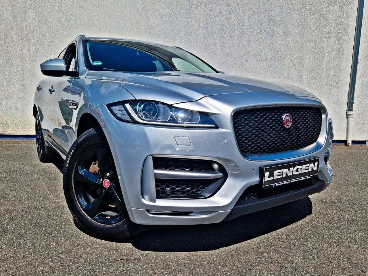 Photo 1 : Jaguar F-pace 2018 Essence