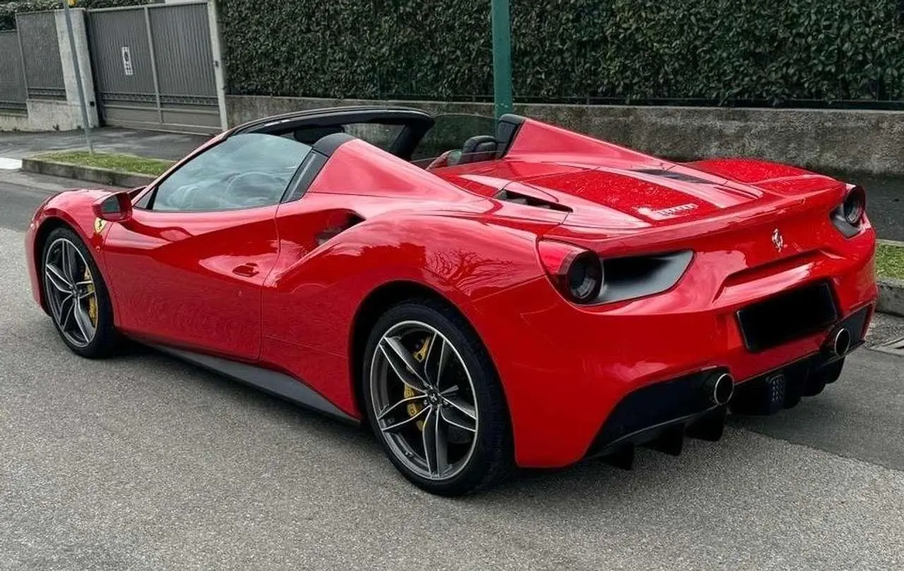 Photo 1 : Ferrari 488 2018 Petrol